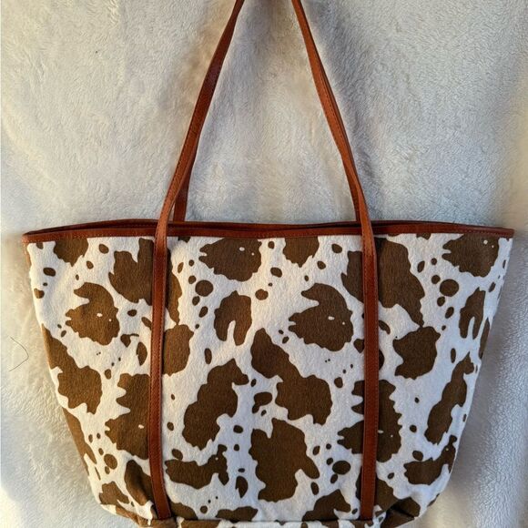 Tres Jolie Cow Print Tote - Picture 5 of 6